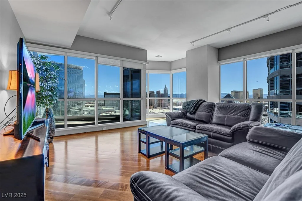 4525 Dean Martin, Las Vegas, NV 89103