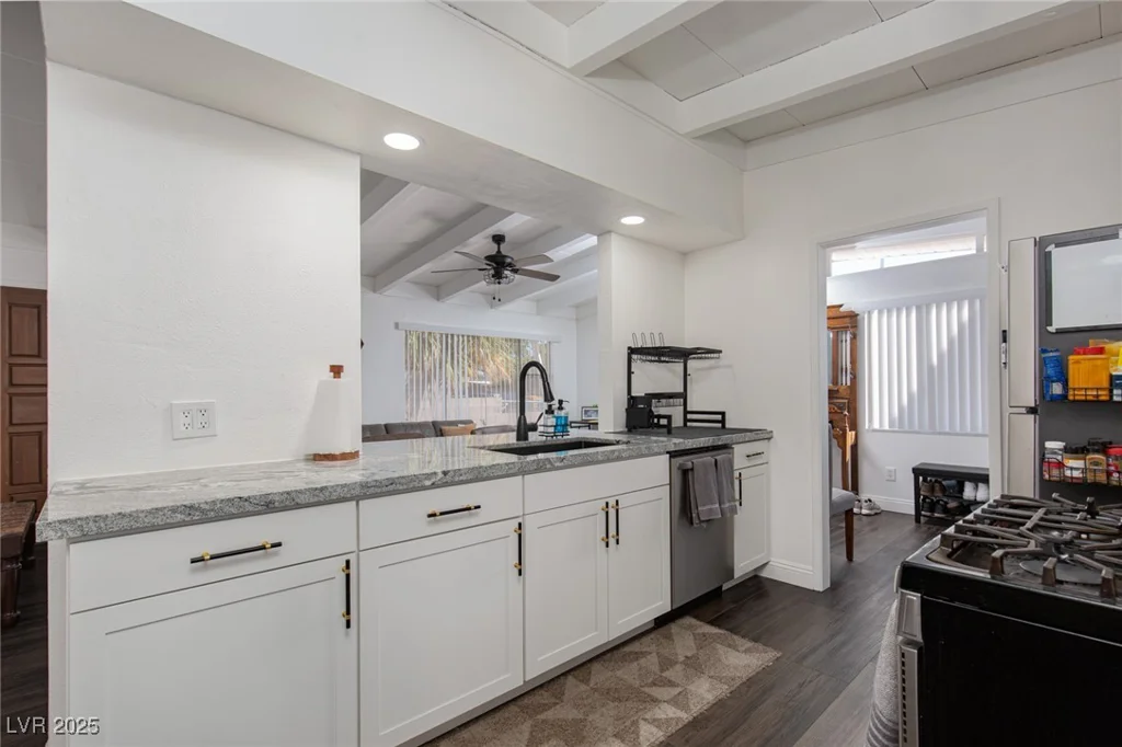 373 Upland, Las Vegas, NV 89107
