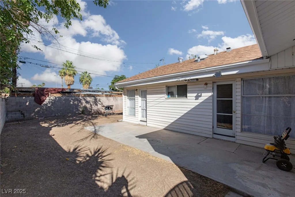 373 Upland, Las Vegas, NV 89107