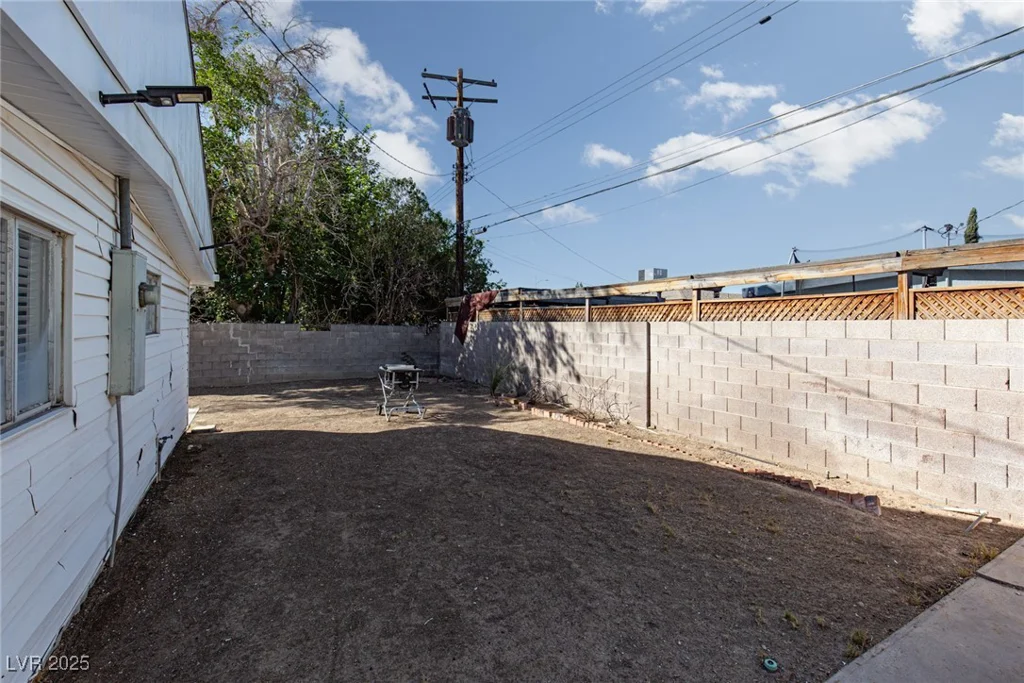 373 Upland, Las Vegas, NV 89107