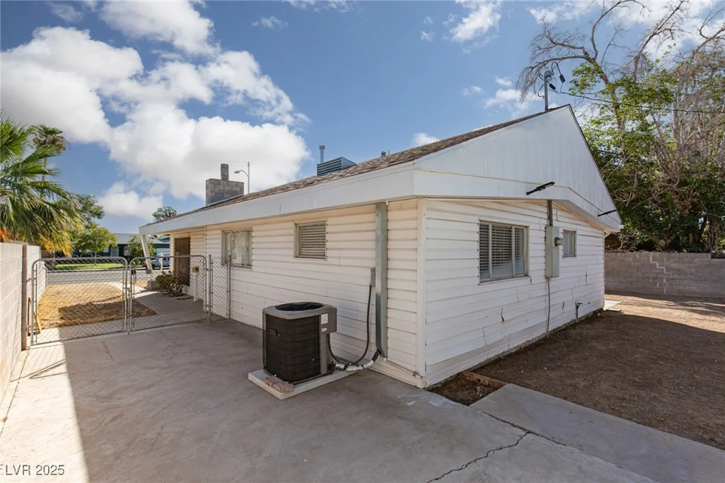 373 Upland, Las Vegas, NV 89107