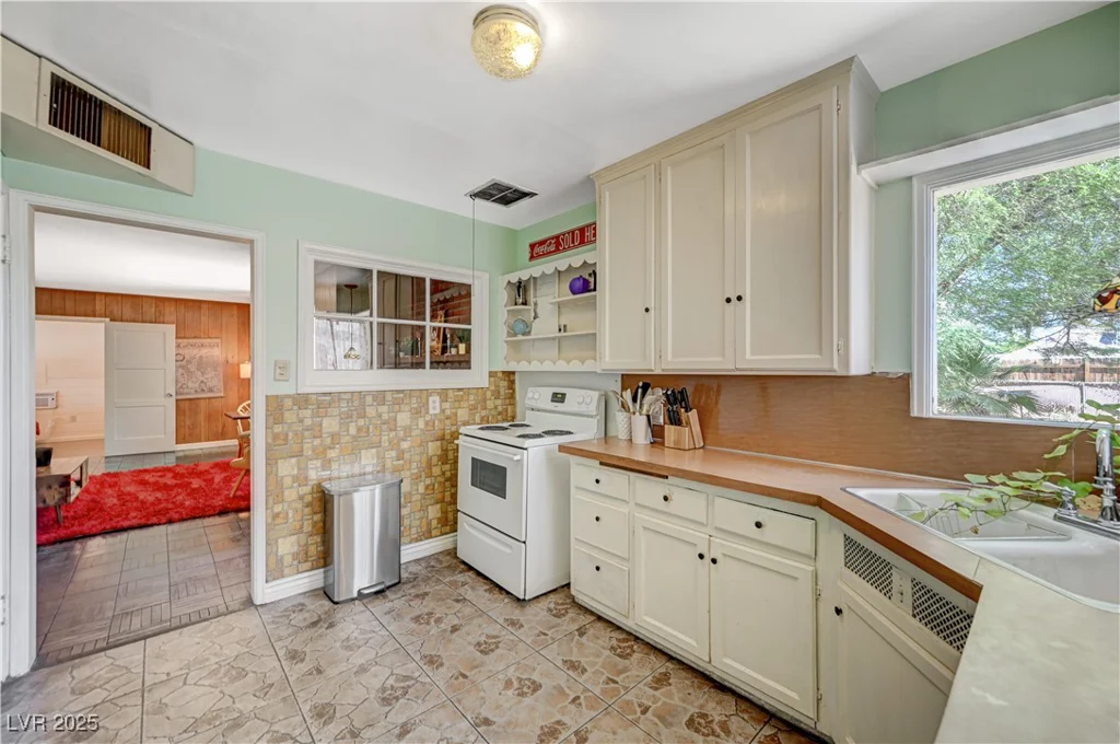 1301 Norman, Las Vegas, NV 89104