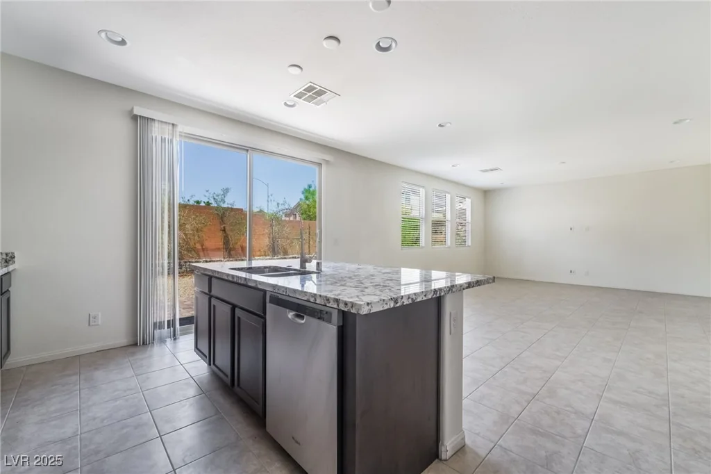 6707 Stonetrace, Las Vegas, NV 89148