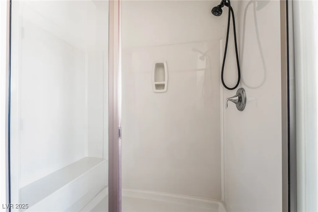 6707 Stonetrace, Las Vegas, NV 89148