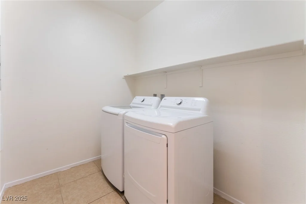 4437 Dover Straight, Las Vegas, NV 89115
