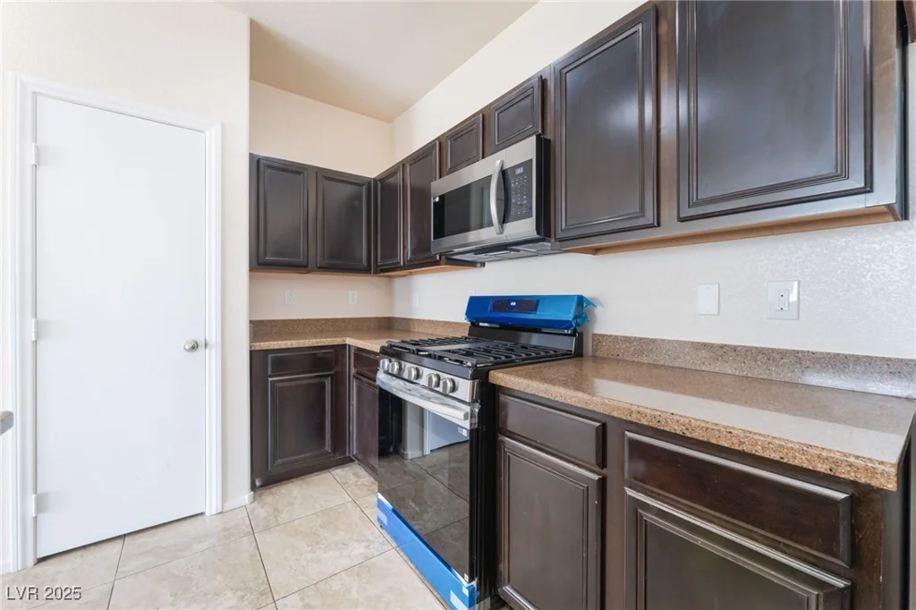 4437 Dover Straight, Las Vegas, NV 89115