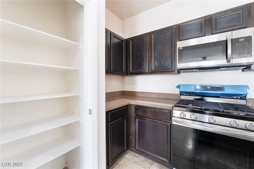 4437 Dover Straight, Las Vegas, NV 89115