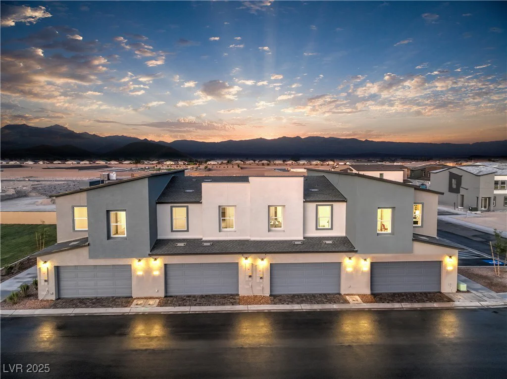 6156 Hibiscus Garden, North Las Vegas, NV 89081