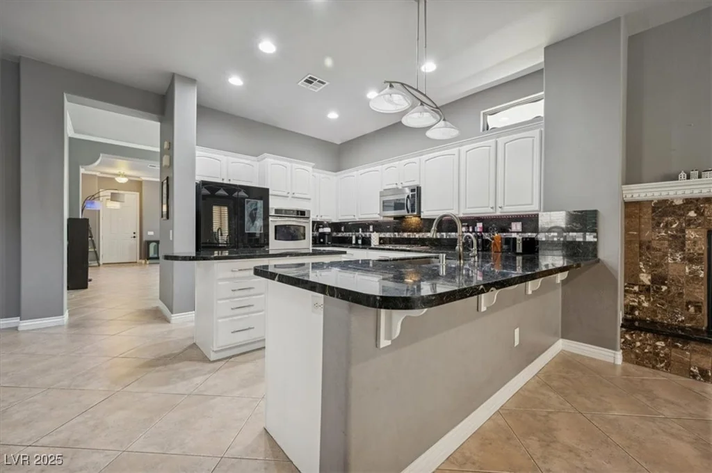 339 Dartmouth Hills, Las Vegas, NV 89138