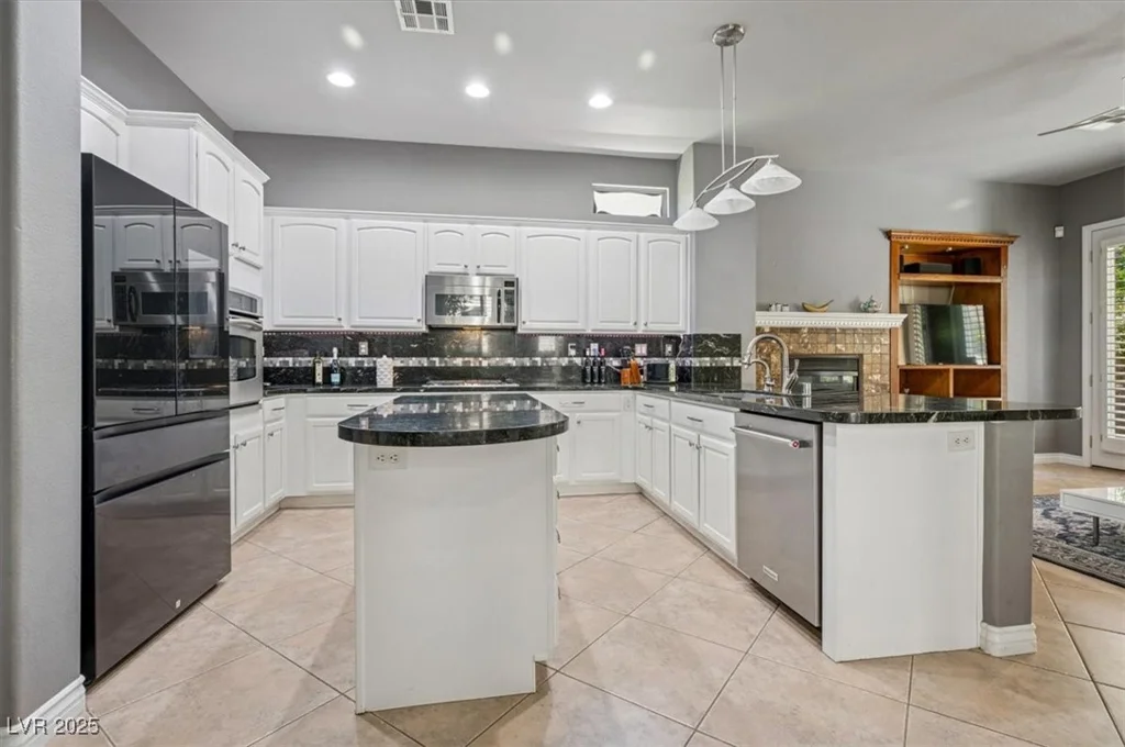 339 Dartmouth Hills, Las Vegas, NV 89138