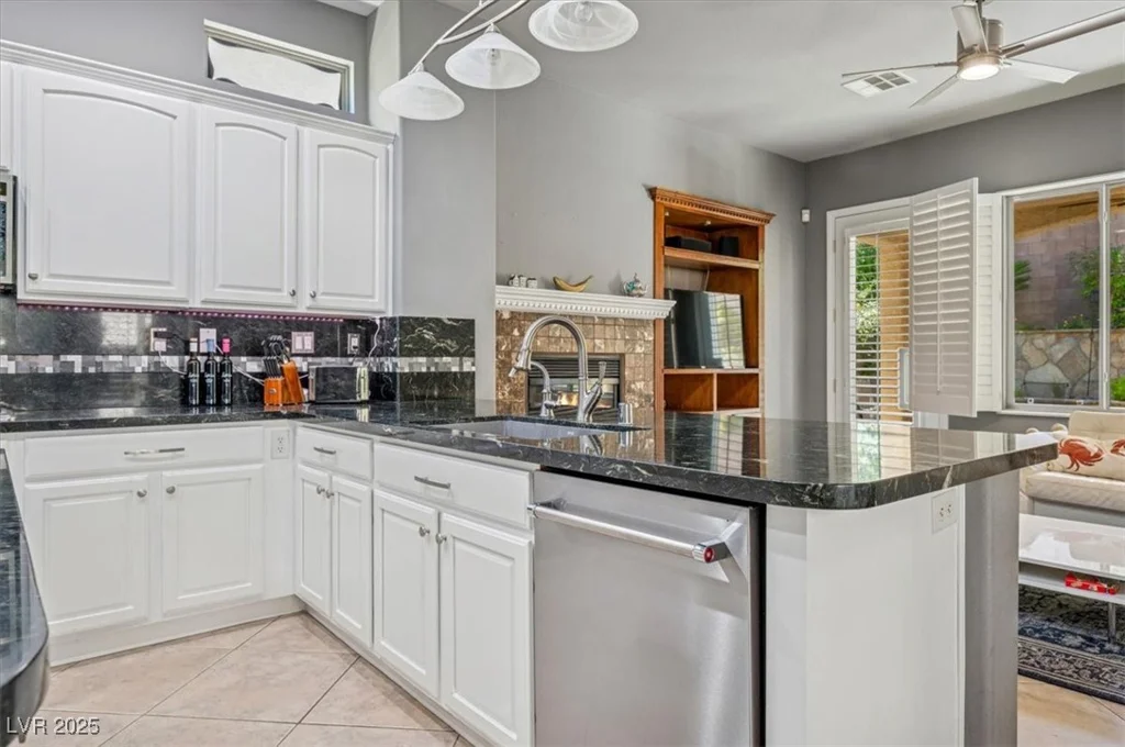 339 Dartmouth Hills, Las Vegas, NV 89138