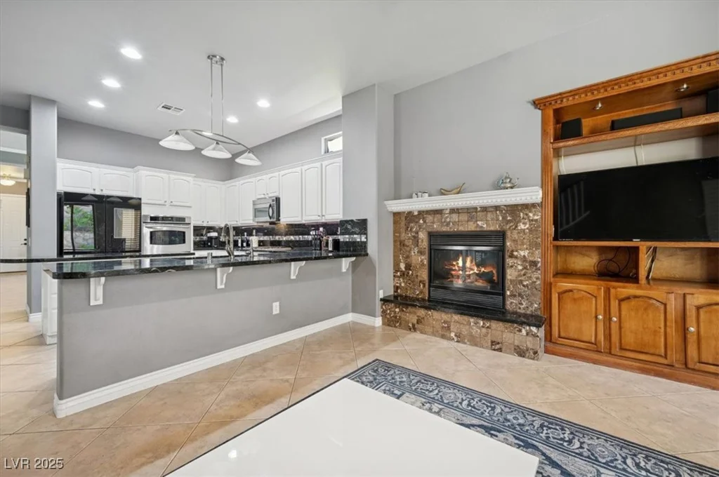 339 Dartmouth Hills, Las Vegas, NV 89138