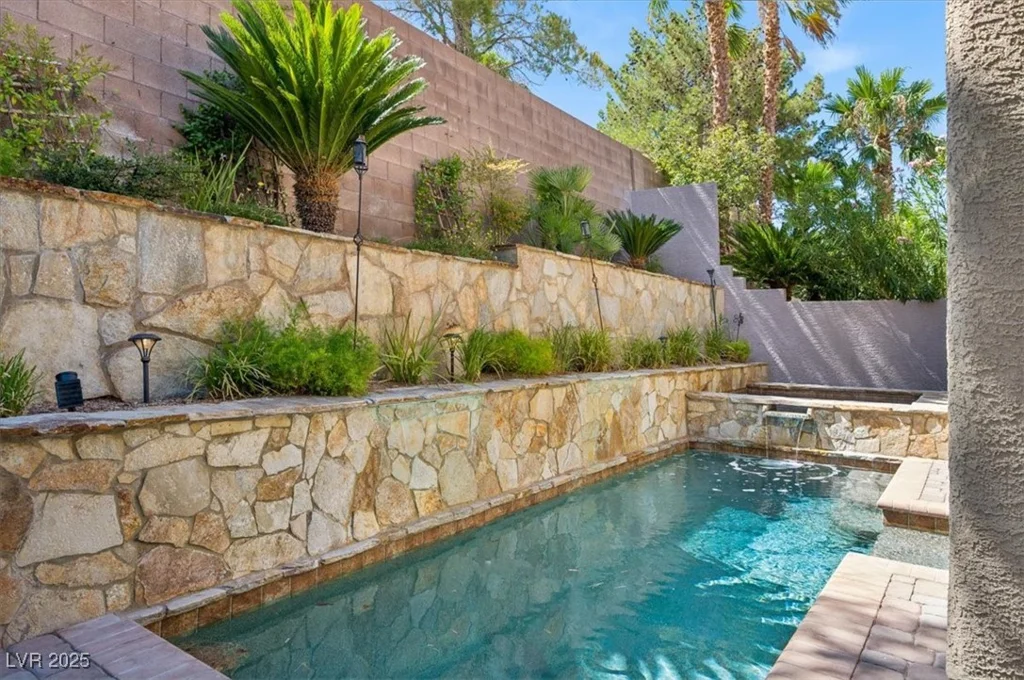 339 Dartmouth Hills, Las Vegas, NV 89138
