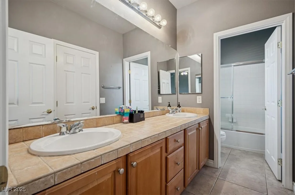 339 Dartmouth Hills, Las Vegas, NV 89138