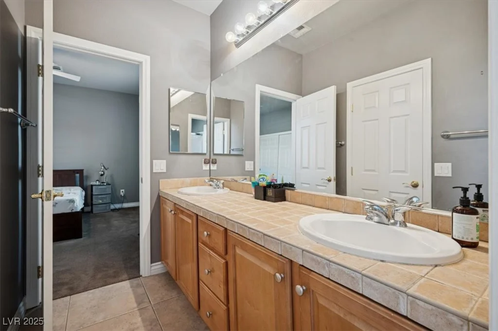 339 Dartmouth Hills, Las Vegas, NV 89138