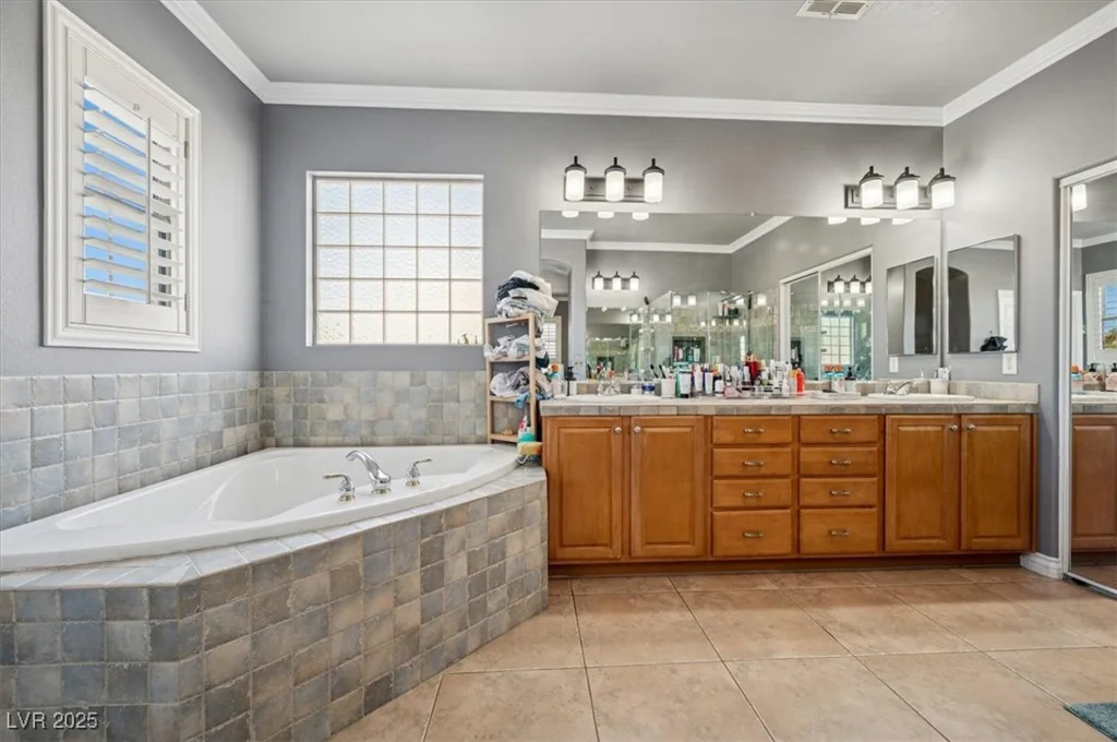 339 Dartmouth Hills, Las Vegas, NV 89138