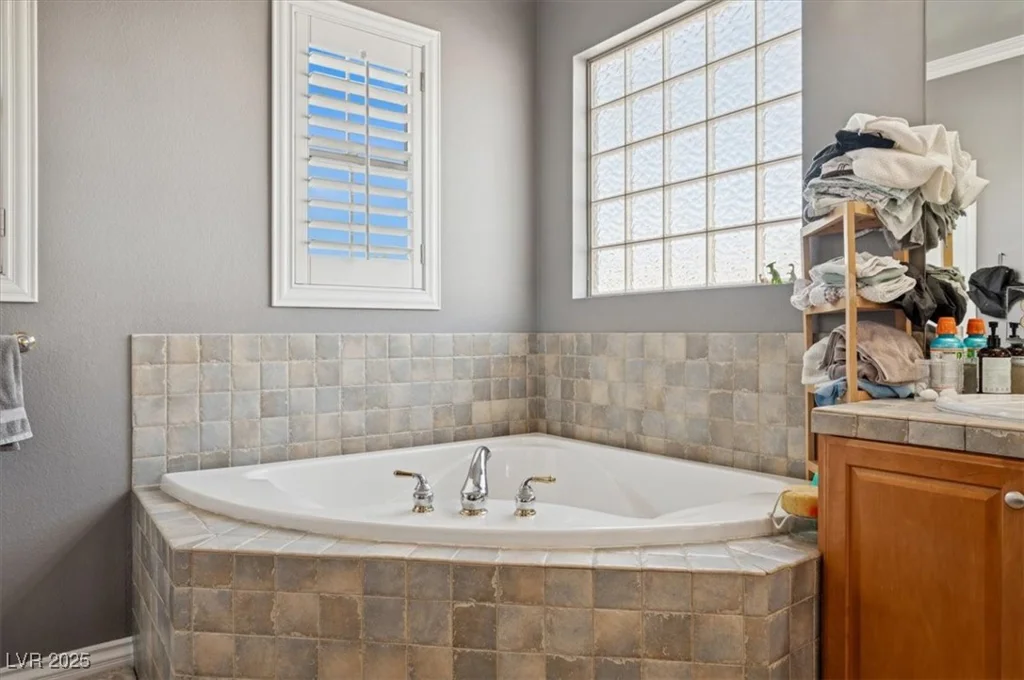 339 Dartmouth Hills, Las Vegas, NV 89138
