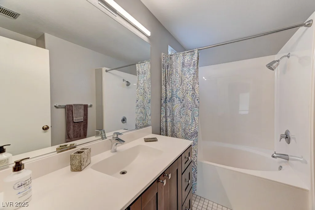 1523 Silver Point, Las Vegas, NV 89123