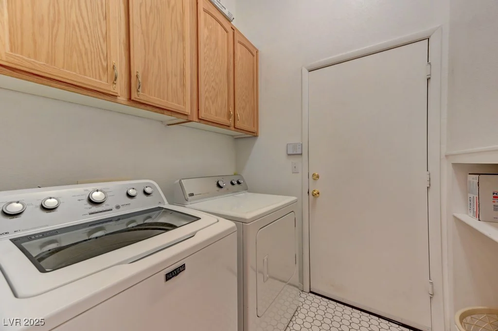 1523 Silver Point, Las Vegas, NV 89123