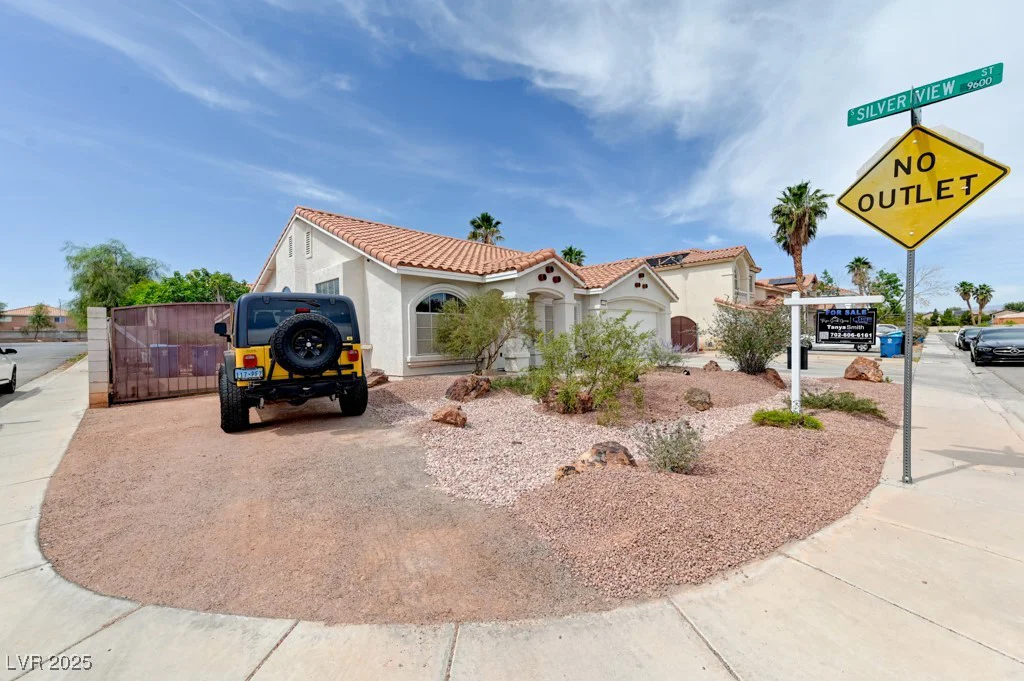 1523 Silver Point, Las Vegas, NV 89123