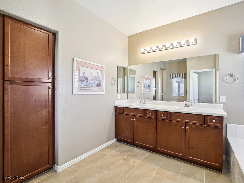 5840 Amber Mesa, Las Vegas, NV 89148