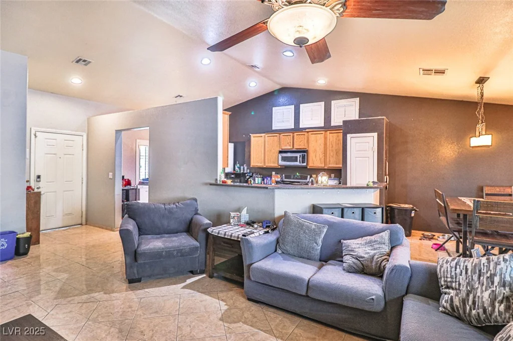 1120 El Campo Grande, North Las Vegas, NV 89081