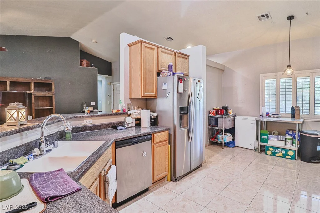 1120 El Campo Grande, North Las Vegas, NV 89081