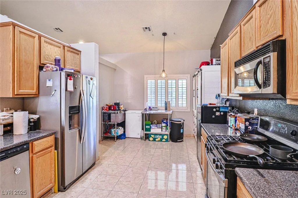1120 El Campo Grande, North Las Vegas, NV 89081
