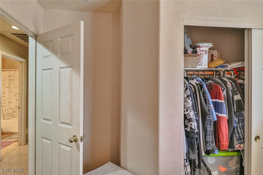 1120 El Campo Grande, North Las Vegas, NV 89081
