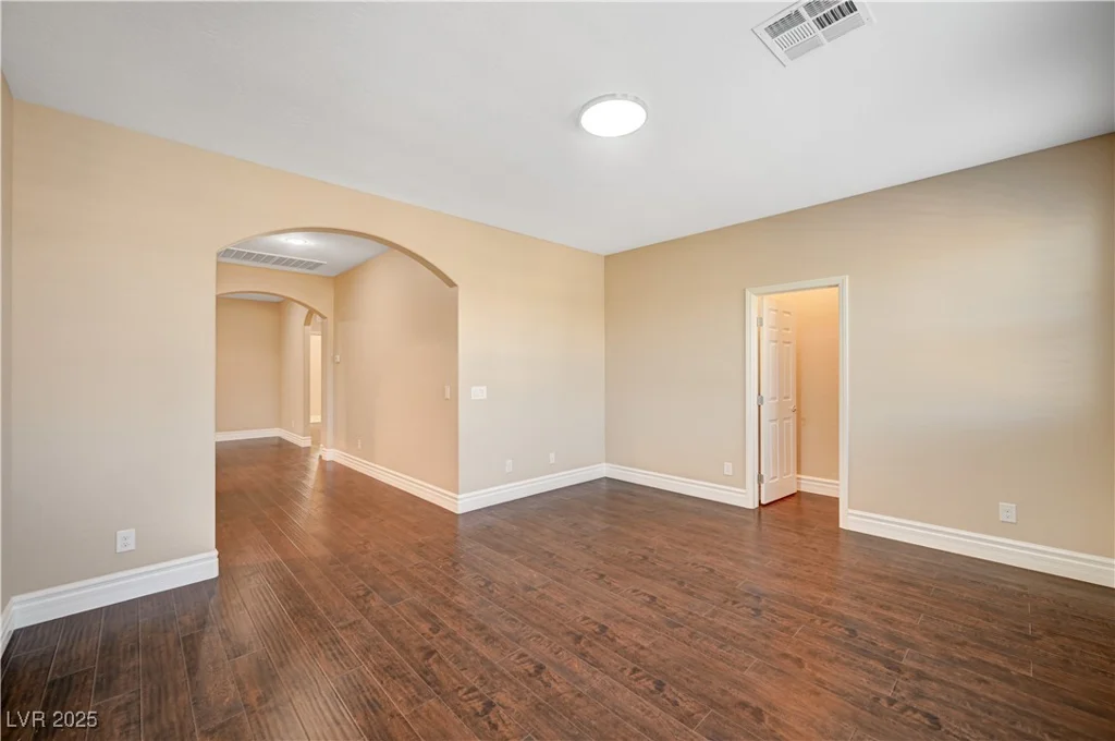 562 White Heart, Las Vegas, NV 89148