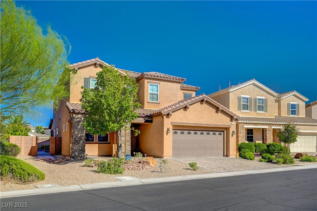 562 White Heart, Las Vegas, NV 89148