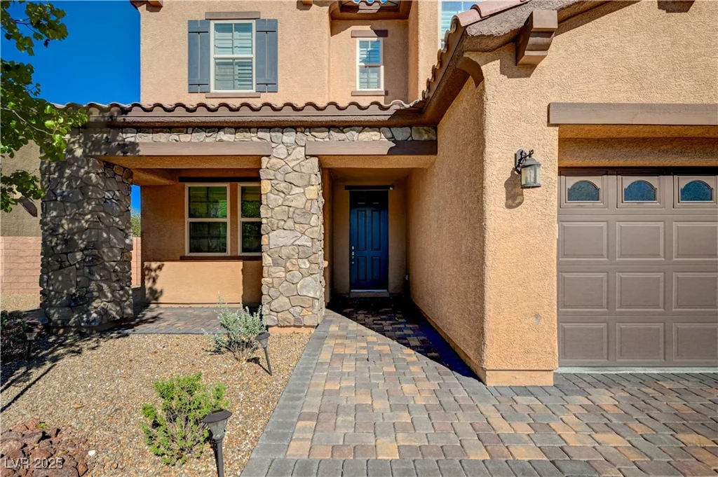 562 White Heart, Las Vegas, NV 89148