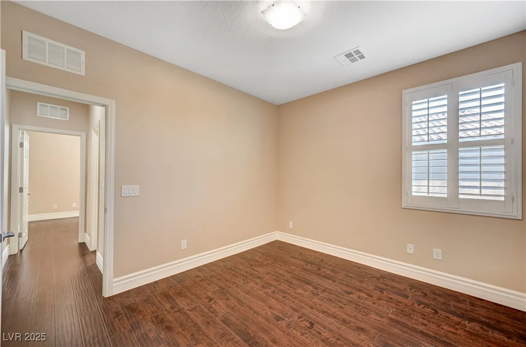562 White Heart, Las Vegas, NV 89148