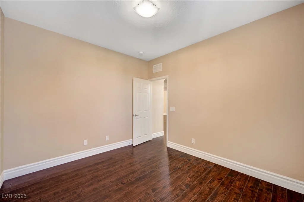 562 White Heart, Las Vegas, NV 89148