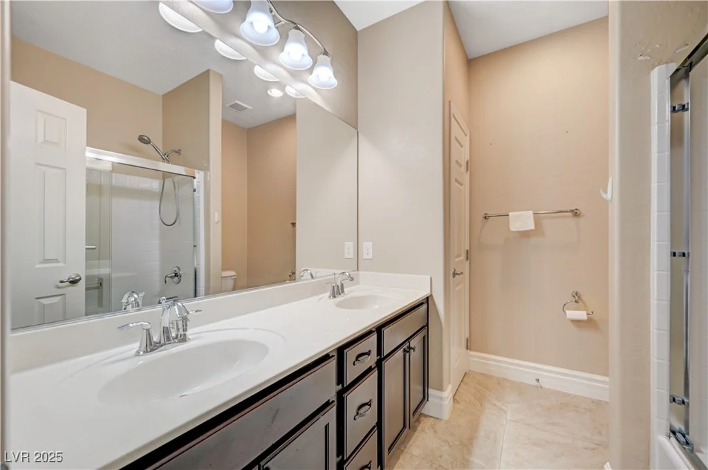 562 White Heart, Las Vegas, NV 89148