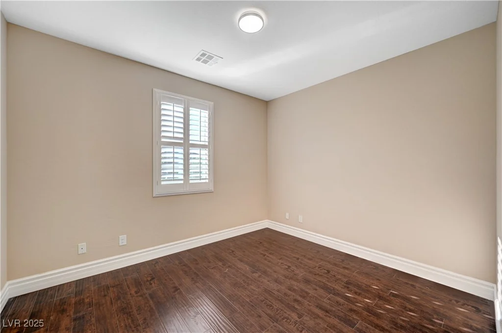 562 White Heart, Las Vegas, NV 89148