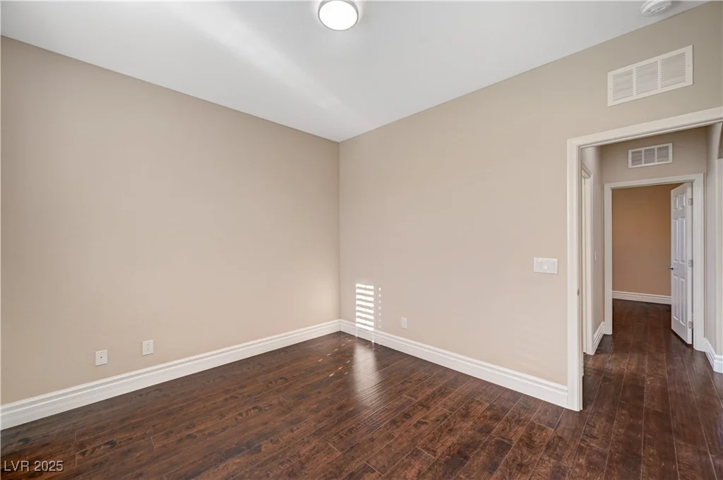 562 White Heart, Las Vegas, NV 89148