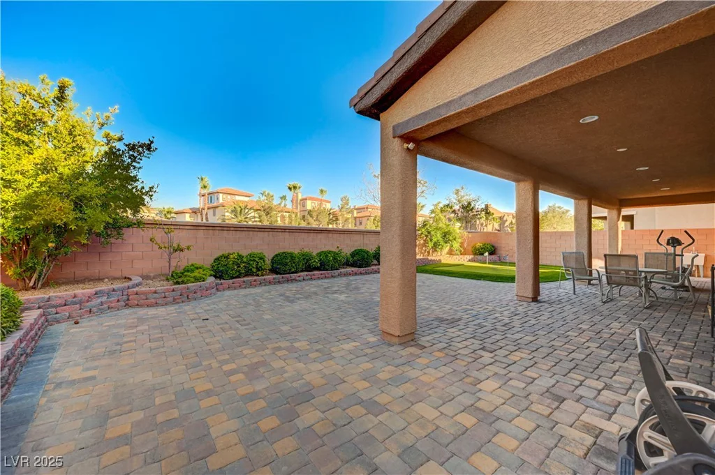 562 White Heart, Las Vegas, NV 89148