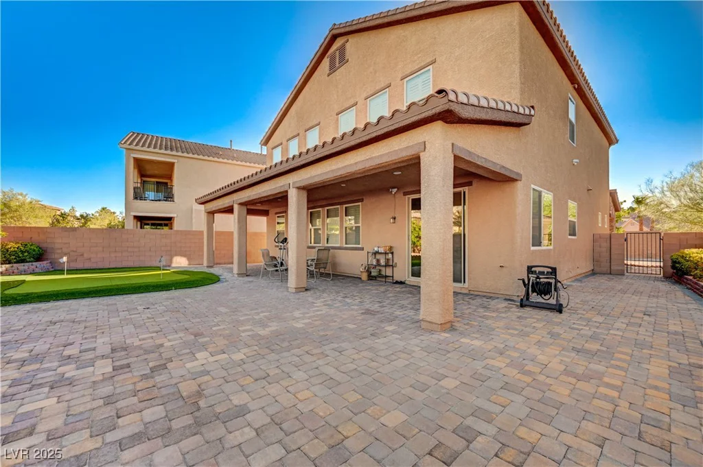 562 White Heart, Las Vegas, NV 89148