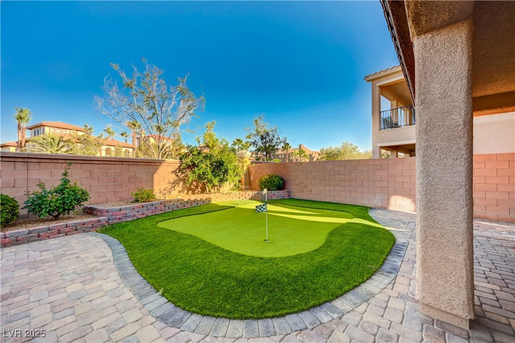 562 White Heart, Las Vegas, NV 89148