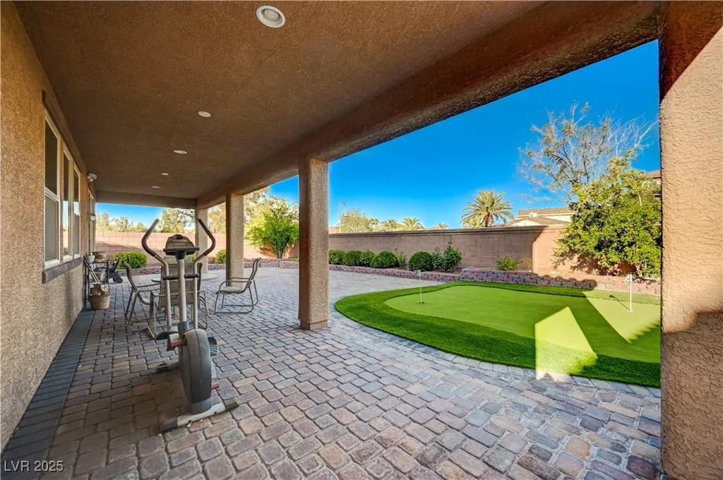 562 White Heart, Las Vegas, NV 89148