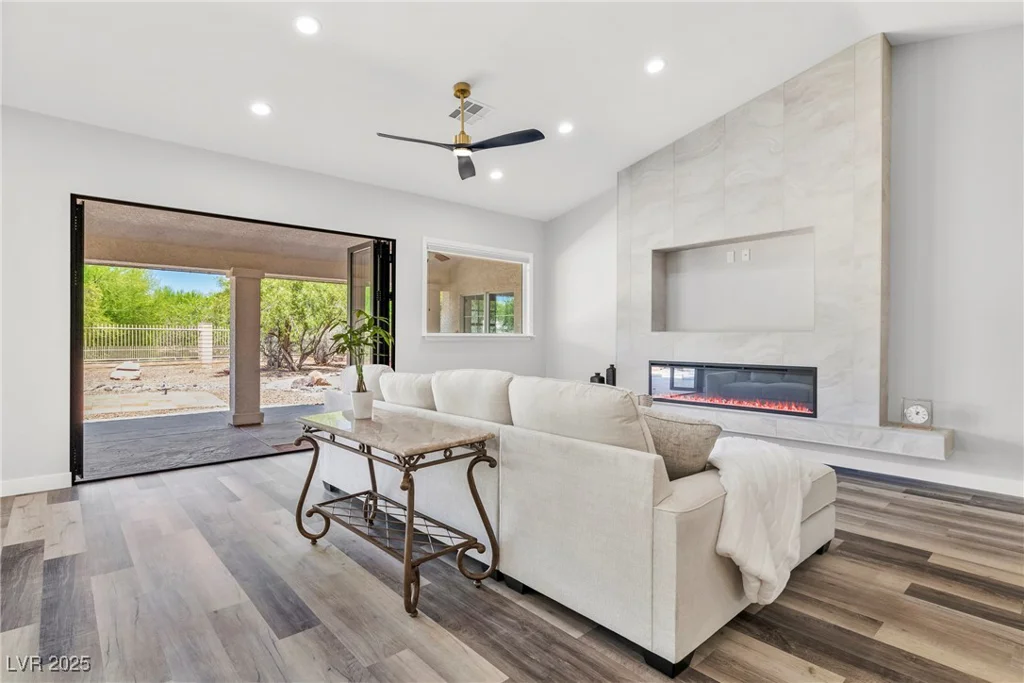 5000 Burr Oak, Las Vegas, NV 89130