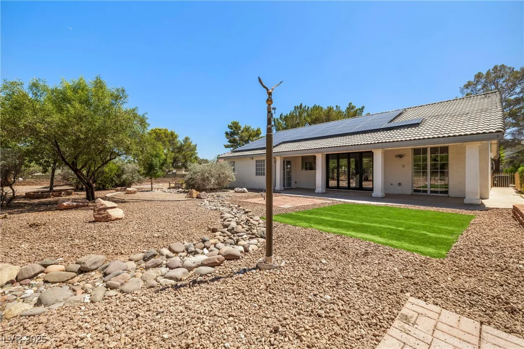 5000 Burr Oak, Las Vegas, NV 89130