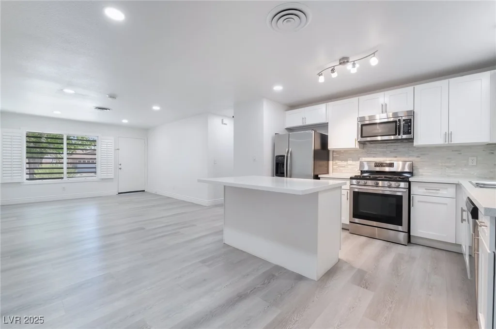 2416 Calico, Las Vegas, NV 89108