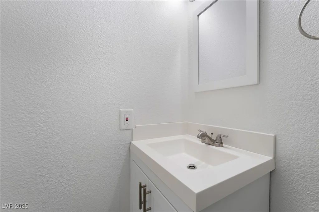 2416 Calico, Las Vegas, NV 89108