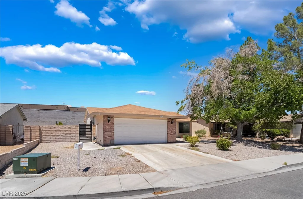 2416 Calico, Las Vegas, NV 89108