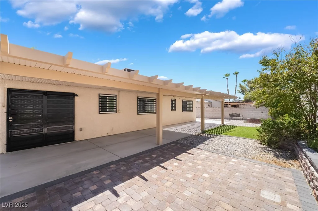 2416 Calico, Las Vegas, NV 89108