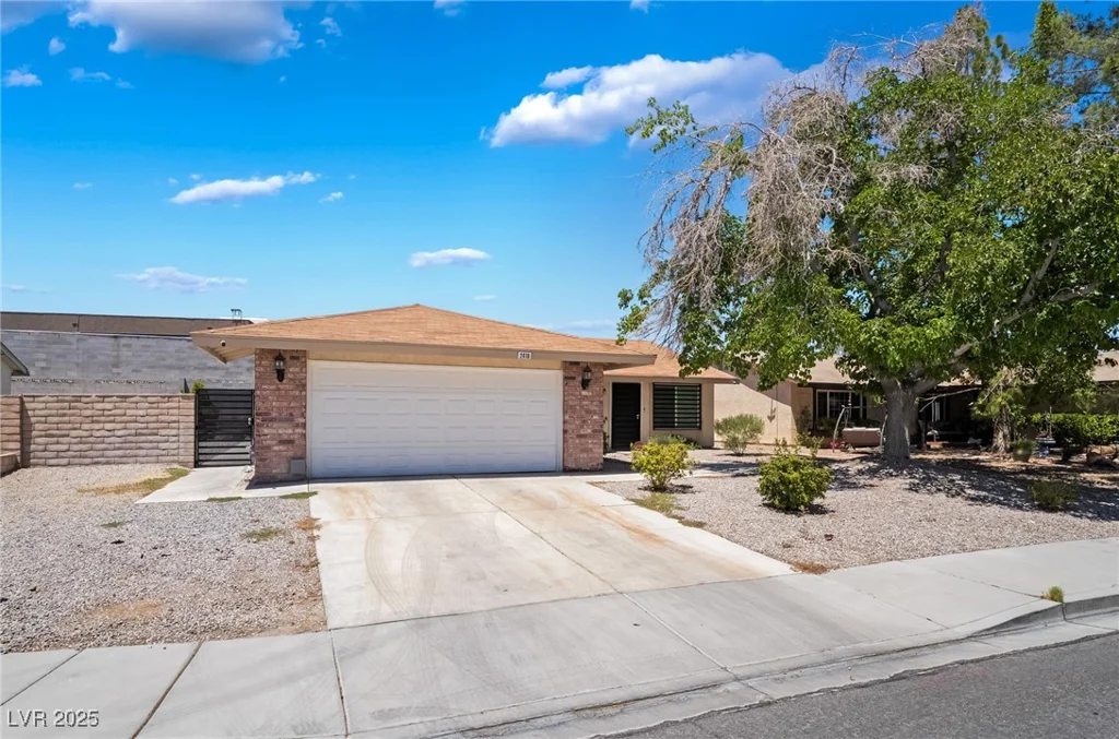 2416 Calico, Las Vegas, NV 89108
