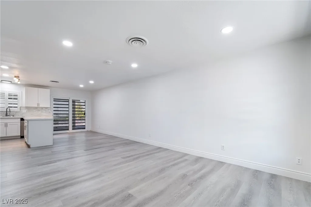 2416 Calico, Las Vegas, NV 89108