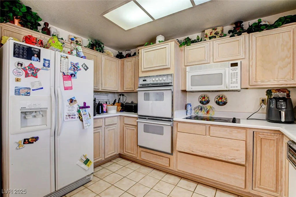 8844 Sunny Mead, Las Vegas, NV 89134